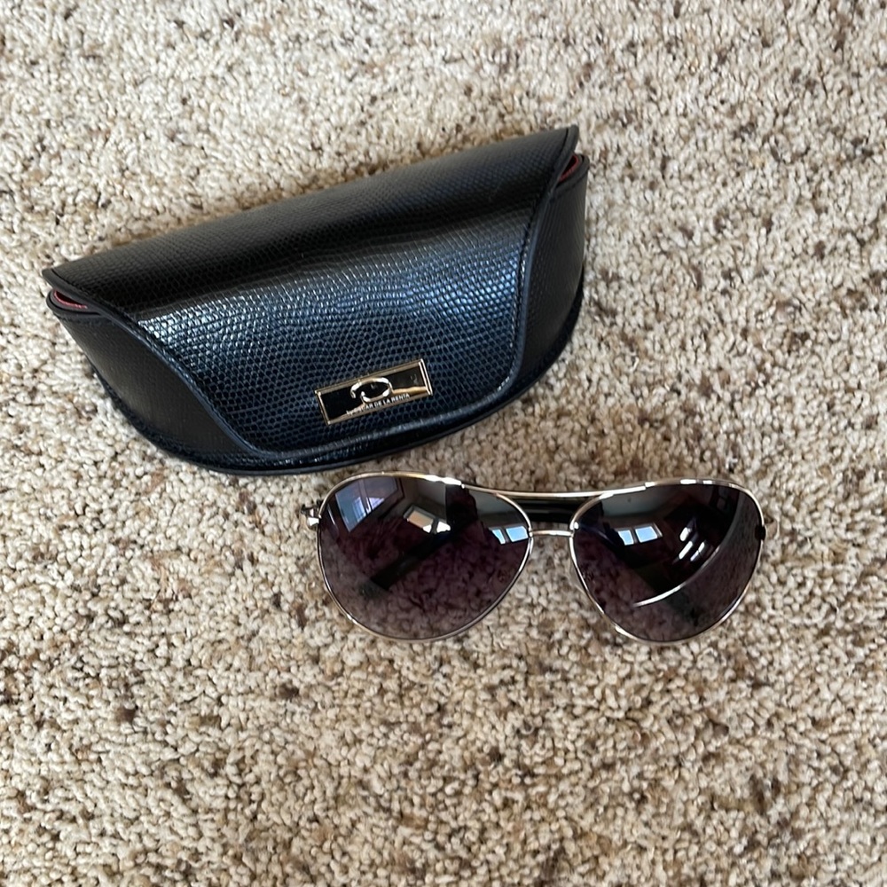 O by Oscar de la Renta Eyewear Women's SSC4028 Aviator Sunglasses